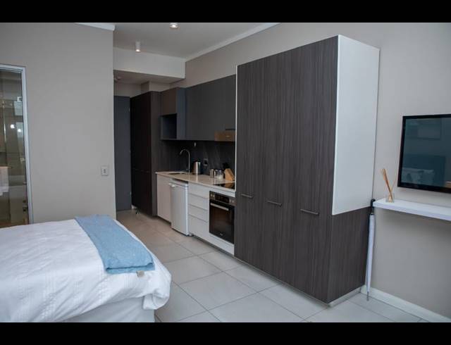 1 BEDROOM APARTMENT FOR SALE IN MENLYN